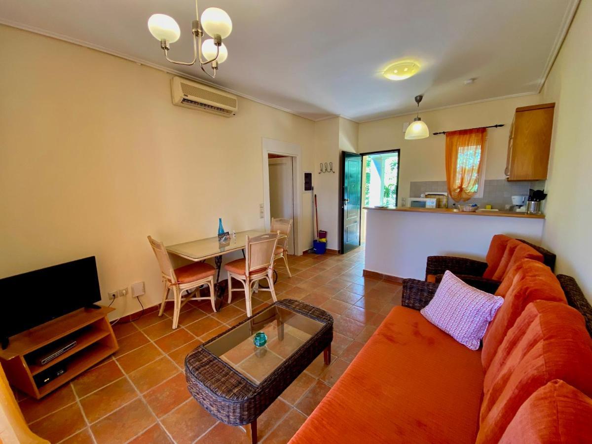 La Riviera Barbati Seaside Apartments & Villas Dış mekan fotoğraf