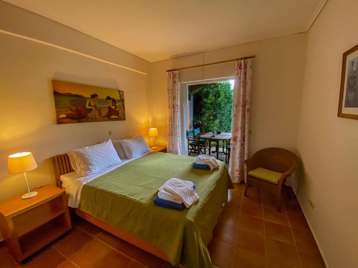 La Riviera Barbati Seaside Apartments & Villas Dış mekan fotoğraf