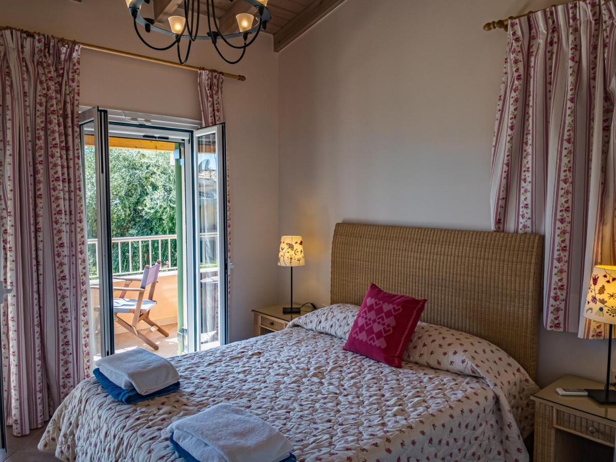 La Riviera Barbati Seaside Apartments & Villas Dış mekan fotoğraf